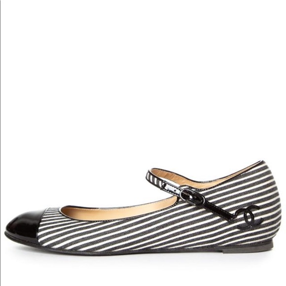 CHANEL Shoes - 🔖SOLD🔖 EUC! Chanel Mary Jane Flats 39